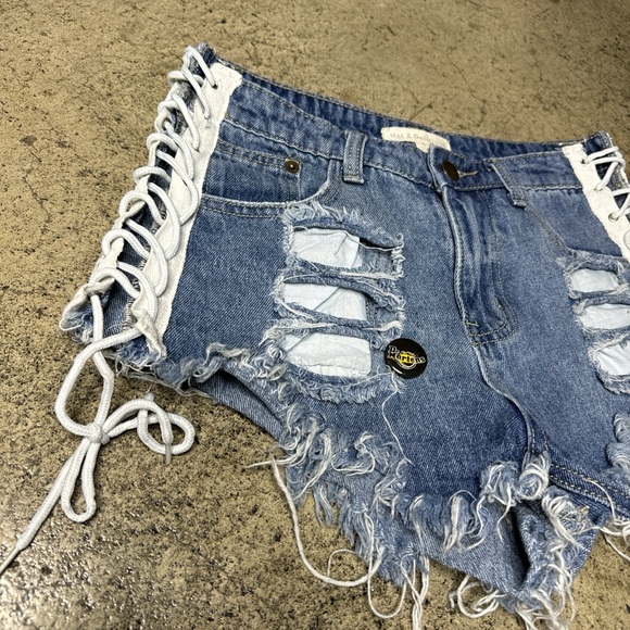 Hot and delicious open side lace up distressed denim mini shorts size S - Picture 3 of 8